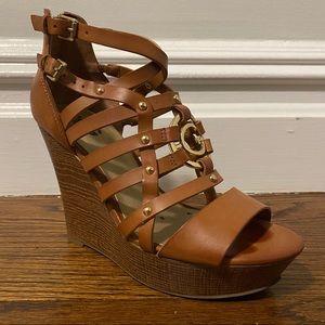 Cognac GBG GUESS Cage Wedges